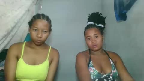 Snapshot of louane98 chatting on March 7, 2026, 8:00 am louane98 online show from March 7, 2026, 8:00 am