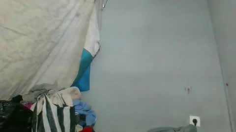 Snapshot of louane98 chatting on March 15, 2026, 10:43 am louane98 online show from March 15, 2026, 10:43 am