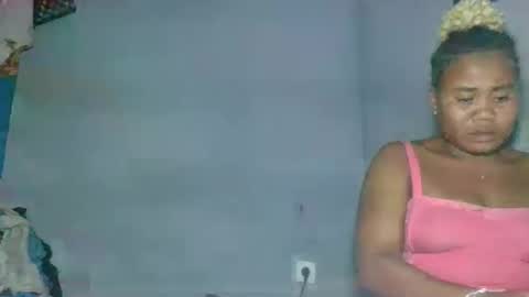 Snapshot of louane98 chatting on March 21, 2026, 8:23 pm louane98 online show from March 21, 2026, 8:23 pm