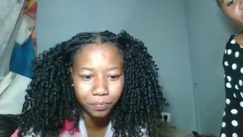 Snapshot of louane98 chatting on April 4, 2026, 11:18 am louane98 online show from April 4, 2026, 11:18 am