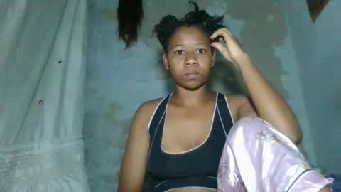 Snapshot of louane98 chatting on April 8, 2026, 2:22 am louane98 online show from April 8, 2026, 2:22 am