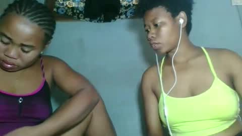 Snapshot of louane98 chatting on April 14, 2026, 10:43 am louane98 online show from April 14, 2026, 10:43 am