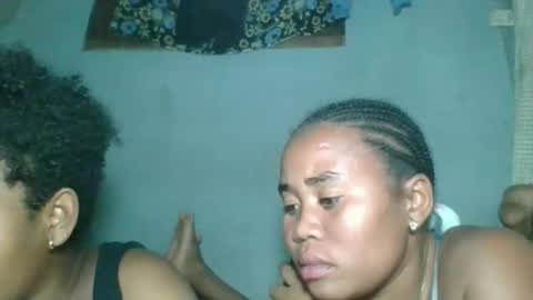 Snapshot of louane98 chatting on April 15, 2026, 7:58 pm louane98 online show from April 15, 2026, 7:58 pm