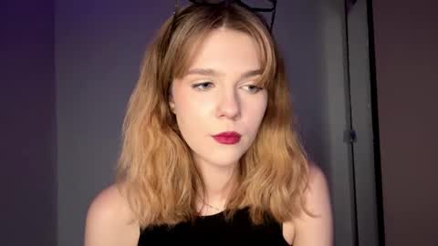 Hi Im Nicole online show from September 14, 2025, 1:10 pm