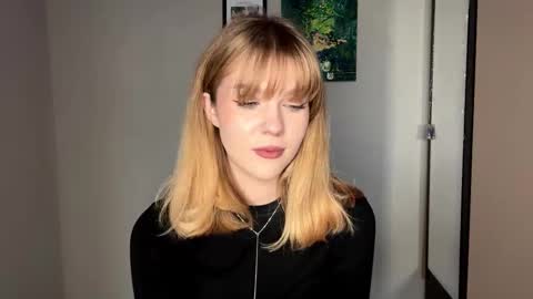 Hi Im Nicole online show from September 19, 2025, 8:05 am