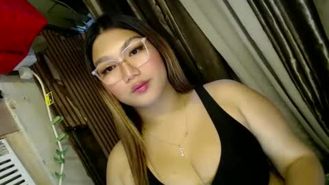 Sweet   online show from February 9, 2025, 6:05 pm