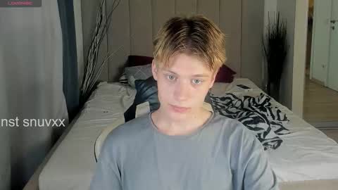 louie_evans online show from September 12, 2025, 2:33 am