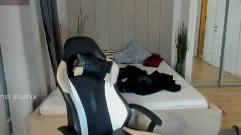 louie_evans online show from September 27, 2025, 3:39 pm