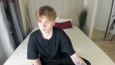 louie_evans online show from December 21, 2025, 8:49 pm