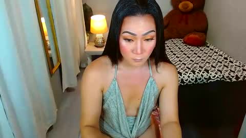 Snapshot of louie_sexy chatting on January 23, 2025, 1:24 pm Cathy online show from January 23, 2025, 1:24 pm