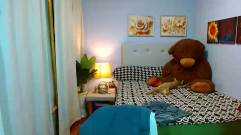 Snapshot of louie_sexy chatting on November 3, 2025, 8:37 am Cathy online show from November 3, 2025, 8:37 am