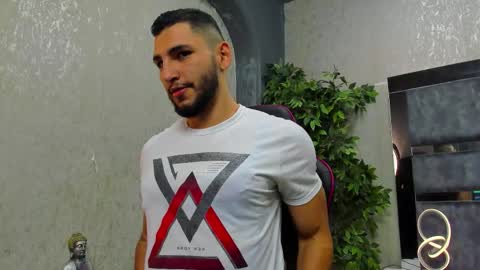 Louis online show from October 15, 2025, 10:21 pm