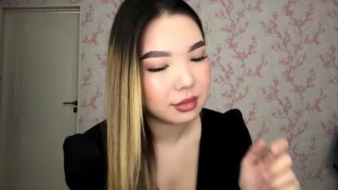 Snapshot of louise_kiss_ chatting on March 26, 2026, 6:08 am Loulse online show from March 26, 2026, 6:08 am