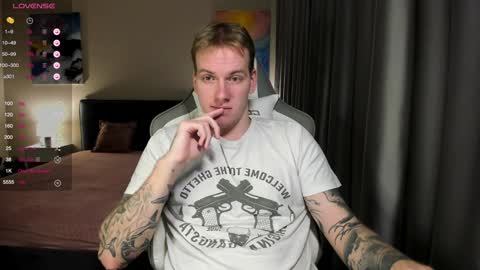 Louis  online show from December 19, 2024, 1:51 pm