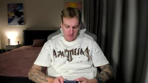 Louis  online show from December 20, 2024, 11:37 pm