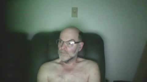 Snapshot of louism13 chatting on October 27, 2025, 3:32 am louism13 online show from October 27, 2025, 3:32 am