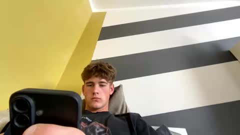 louisssssssi online show from September 12, 2025, 1:44 pm