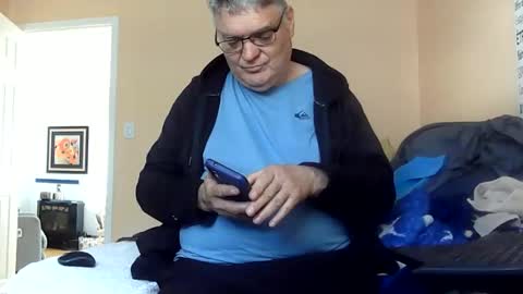 Snapshot of loumtl3 chatting on May 26, 2026, 3:08 pm loumtl3 online show from May 26, 2026, 3:08 pm