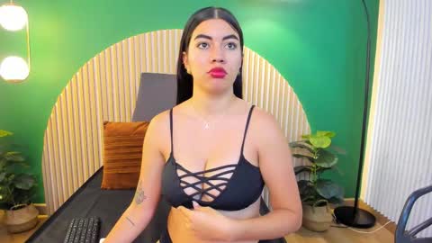 Louren Fox online show from November 4, 2025, 7:13 pm