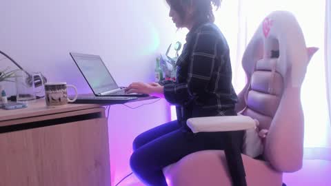 Snapshot of lourreinstounn chatting on December 6, 2024, 5:55 pm Lourrein Stoun Independiente online show from December 6, 2024, 5:55 pm