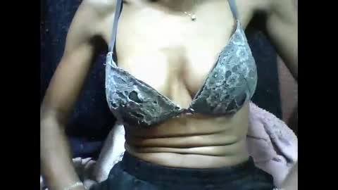 Snapshot of lovaelisa chatting on November 7, 2025, 6:19 pm lovaelisa online show from November 7, 2025, 6:19 pm
