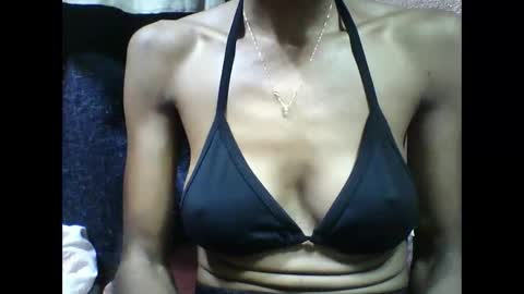 lovaelisa online show from November 17, 2025, 5:13 am