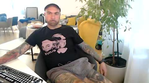 Snapshot of lovalova666 chatting on June 23, 2026, 9:29 am Guapito online show from June 23, 2026, 9:29 am