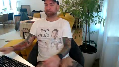 Snapshot of lovalova666 chatting on June 30, 2026, 8:48 am Guapito online show from June 30, 2026, 8:48 am