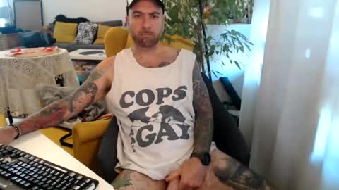 Snapshot of lovalova666 chatting on July 30, 2026, 8:35 am Guapito online show from July 30, 2026, 8:35 am