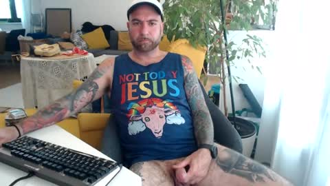Snapshot of lovalova666 chatting on August 3, 2026, 3:16 pm Guapito online show from August 3, 2026, 3:16 pm