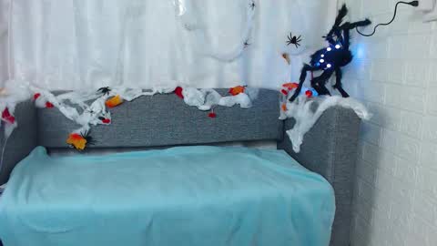 love bella  online show from October 25, 2025, 12:07 am