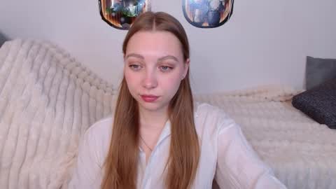 love bella  online show from April 13, 2026, 12:05 am