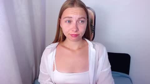 love bella  online show from July 14, 2026, 12:24 am