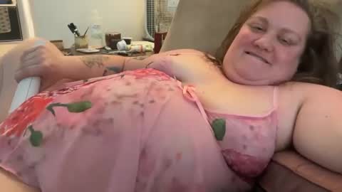 Sara and Leigh online show from September 9, 2025, 9:47 pm