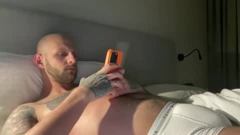 Snapshot of love_kinky_fetishes chatting on April 6, 2026, 8:21 pm love_kinky_fetishes online show from April 6, 2026, 8:21 pm