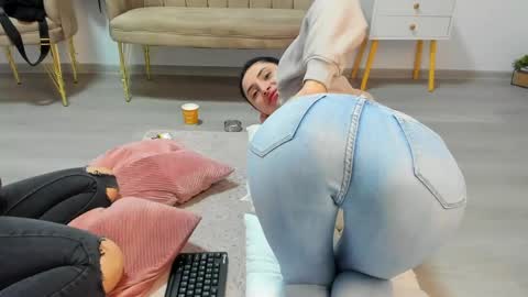 Andreea online show from May 2, 2026, 5:45 am