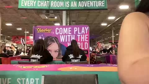 Snapshot of love_raquel_xo chatting on December 8, 2024, 6:28 pm Raquel Love online show from December 8, 2024, 6:28 pm