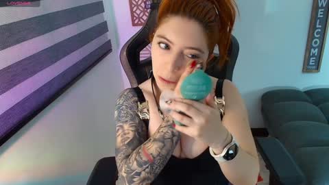 Sharol Leon online show from December 10, 2024, 11:30 pm