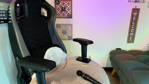 Sharol Leon online show from January 28, 2025, 3:57 am