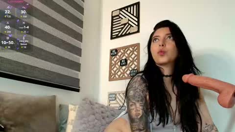 Sharol Leon online show from September 17, 2025, 1:29 am