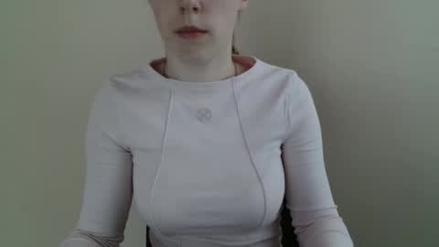 Vivian online show from March 23, 2026, 12:42 pm