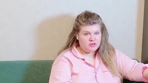 Snapshot of love_wiggy18 chatting on January 13, 2025, 12:35 pm Ally online show from January 13, 2025, 12:35 pm