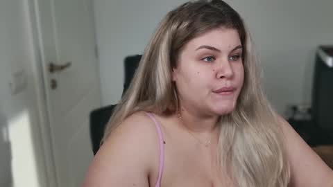 Snapshot of love_wiggy18 chatting on October 26, 2025, 6:30 am Ally online show from October 26, 2025, 6:30 am