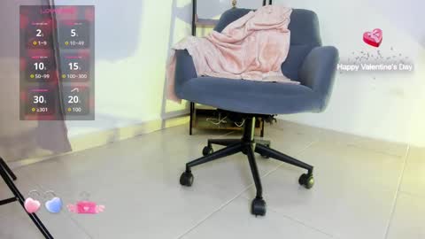 Luna  online show from February 19, 2025, 2:33 am