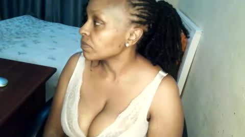 loveedee4 online show from June 10, 2026, 10:19 pm