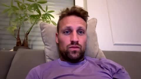 Snapshot of lovefuesse chatting on October 27, 2025, 8:02 pm lovefuesse online show from October 27, 2025, 8:02 pm