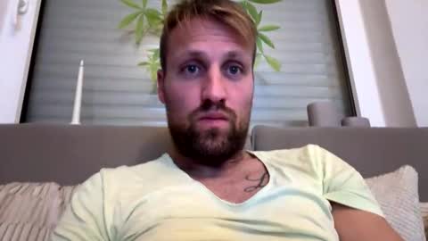 Snapshot of lovefuesse chatting on November 5, 2025, 9:04 pm lovefuesse online show from November 5, 2025, 9:04 pm