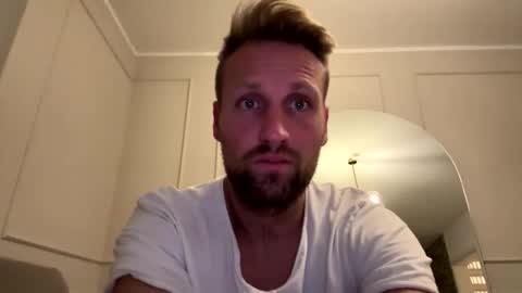 Snapshot of lovefuesse chatting on November 6, 2025, 7:15 pm lovefuesse online show from November 6, 2025, 7:15 pm