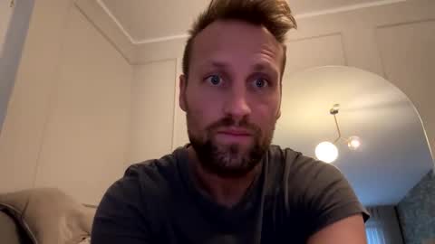 lovefuesse online show from November 14, 2025, 7:18 am