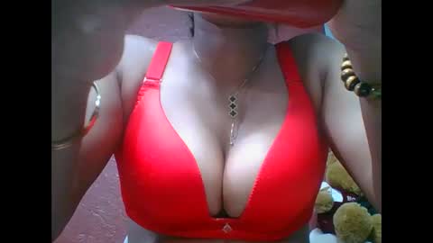 loveinlife750427 online show from October 5, 2025, 8:01 am